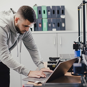 De 3D-printer voorbereiden op het nieuwe prototype 3D printer Voorbereiding voor het printen van nieuwe items