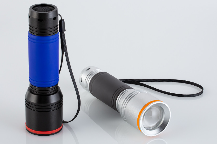 kleur configureerbare zaklampen myFlash zwarte en zilveren zaklampen myFlash met gekleurde huls en ring