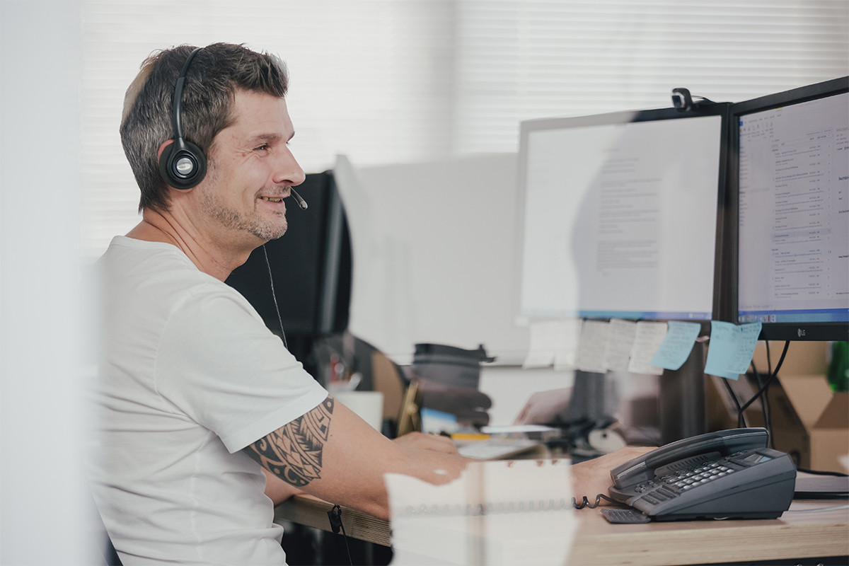 REFLECTS employees in the service department