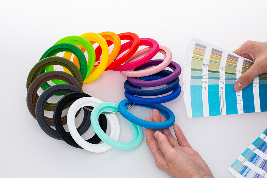 Ensemble d'échantillons de silicone de REFLECTS Ensemble d'échantillons de silicone avec 17 couleurs et nuancier Pantone