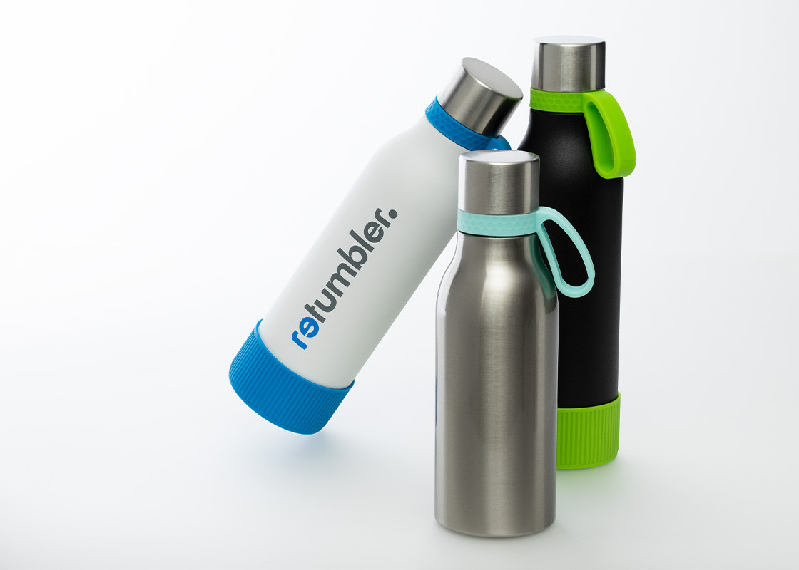 Bouteilles isothermes myNizza II de deuxième génération Bouteilles isothermes myNizza II blanches argentées et noires avec anneau et manche