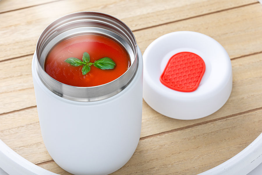 Thermo Lunch Pot myNizza ideal for soups tomato soup in a white Lunch Pot
