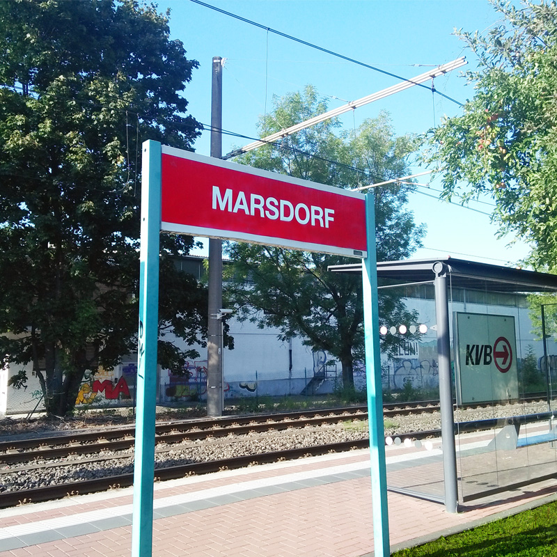 Bahnhaltestelle Koeln Marsdorf Bahnhaltestellenschild Koeln Marsdorf