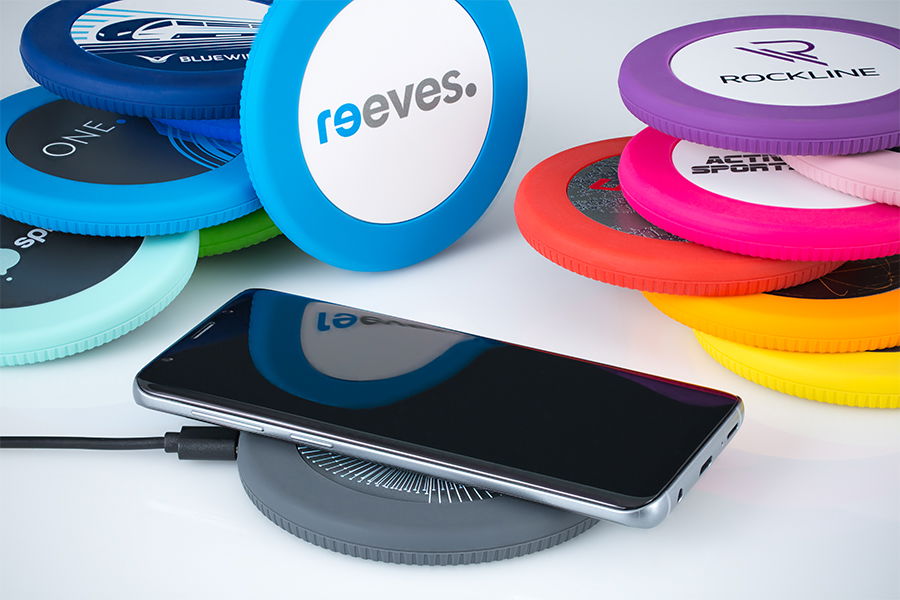 Smartphone auf myMatola - 15 Watt Wireless Charger Wireless Charger - myMatola laedt Smartphone auf