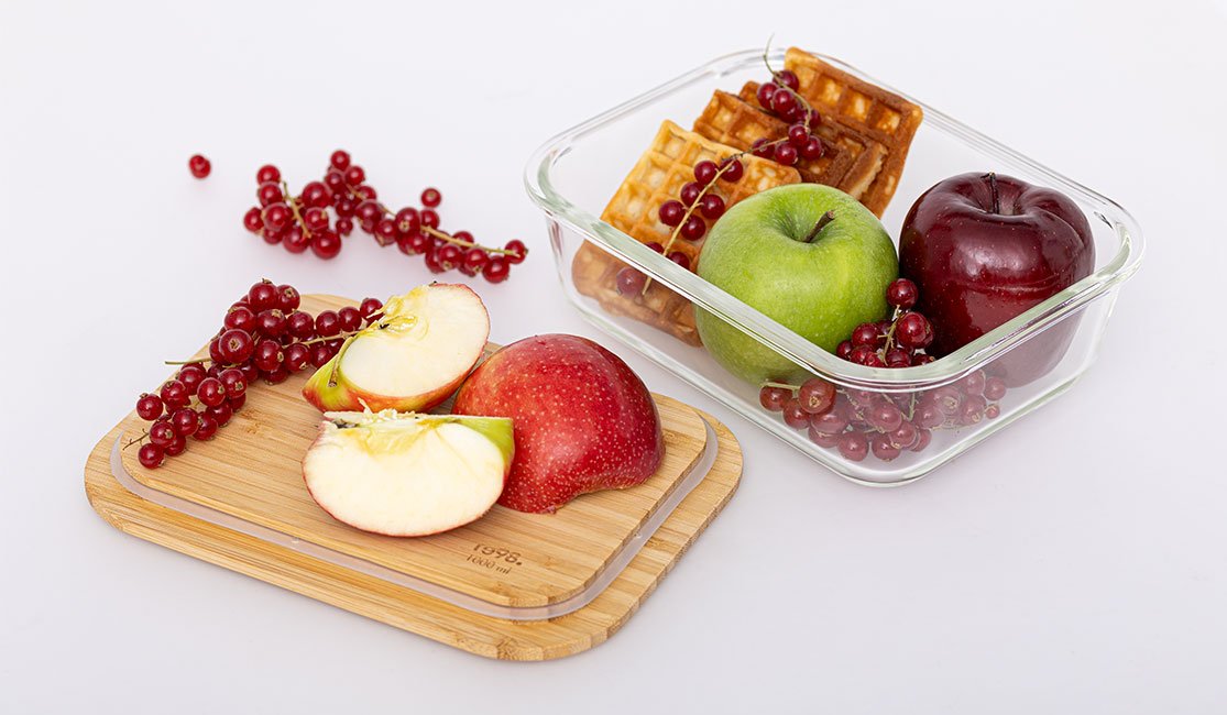 Lunchbox mit Obst und Waffeln
